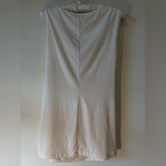 Carmen Marc Valvo Cream Draped Top - Picture 2 of 3